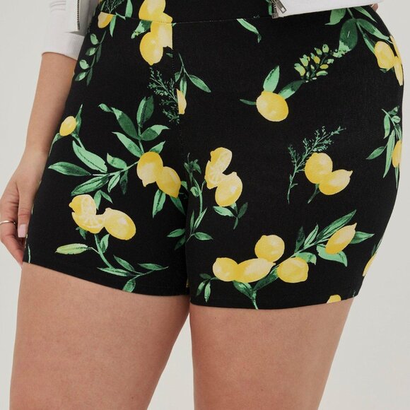 Torrid 5 Inch Signature Waist Bike Short - Picture 3 of 7